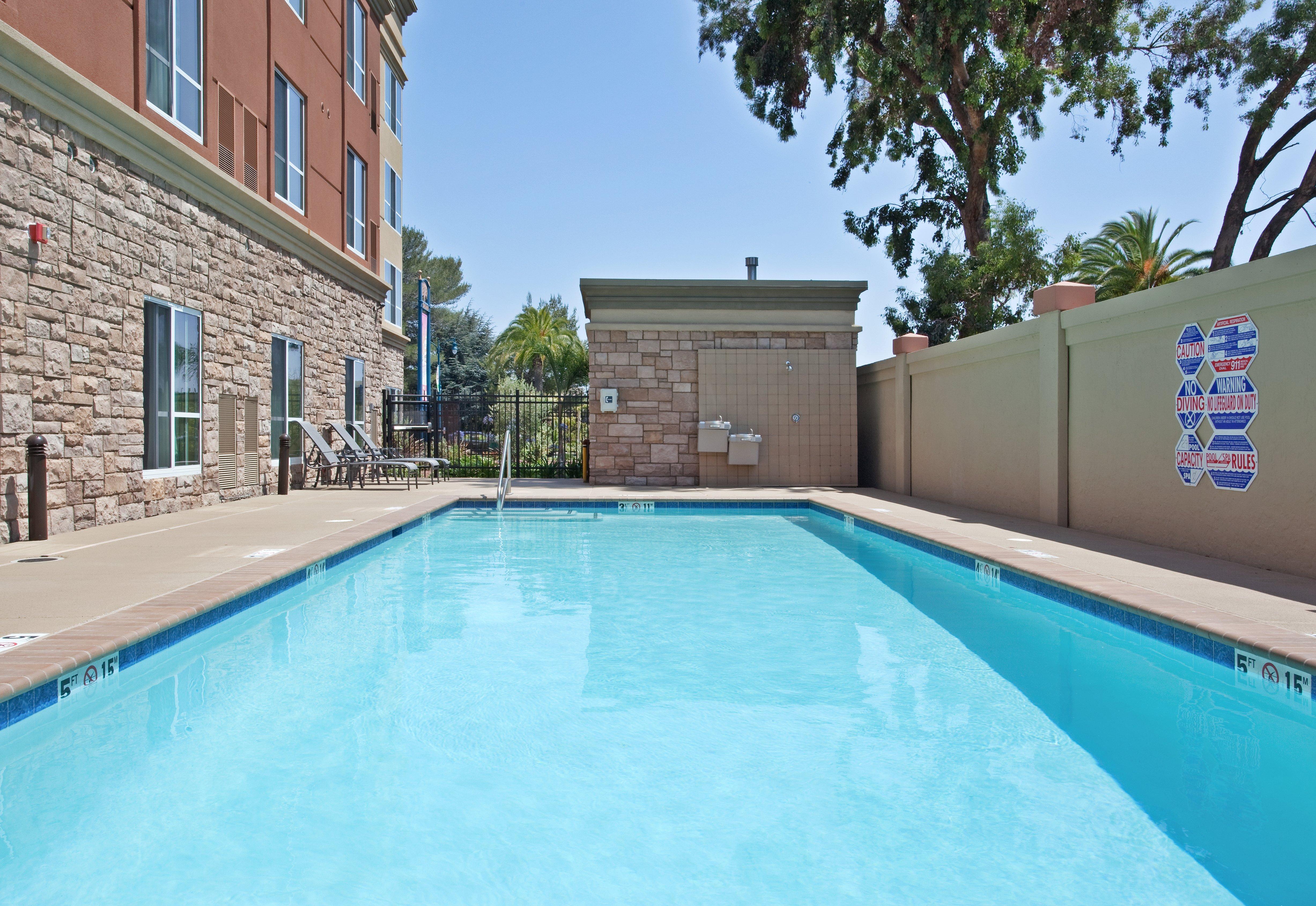 Holiday Inn Oakland Airport, An Ihg Hotel Exterior photo